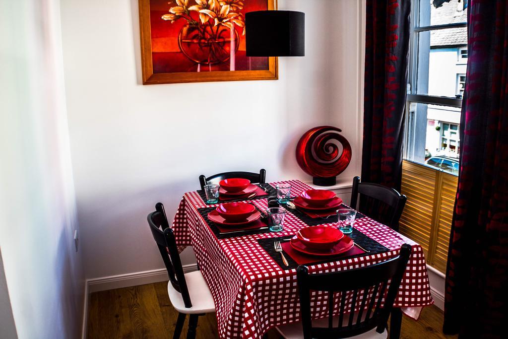 Tower View Apartment Къшъндал Екстериор снимка