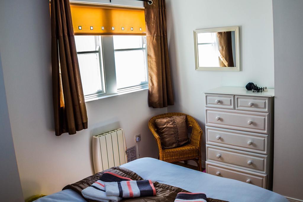 Tower View Apartment Къшъндал Екстериор снимка